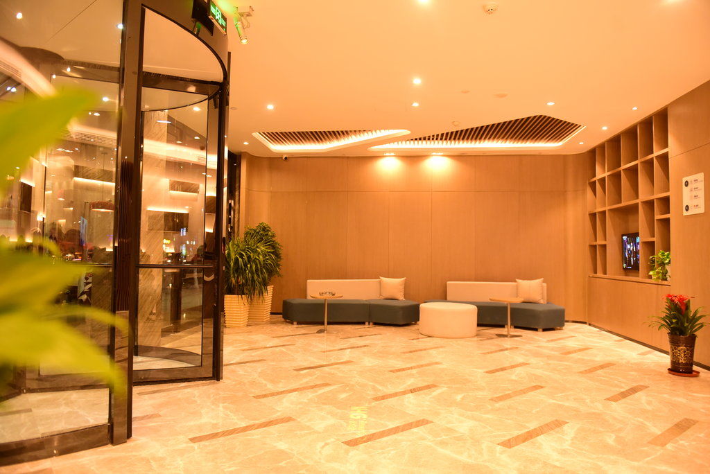 Holiday Inn Express Lhasa Potala Palace, An Ihg Hotel Екстер'єр фото